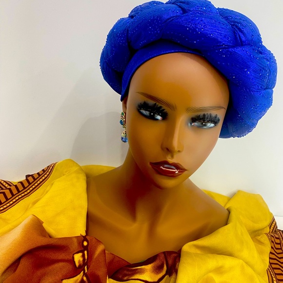 Elegant Sapphire Blue Headdress with gorgeous statement earrings! - Picture 8 of 9
